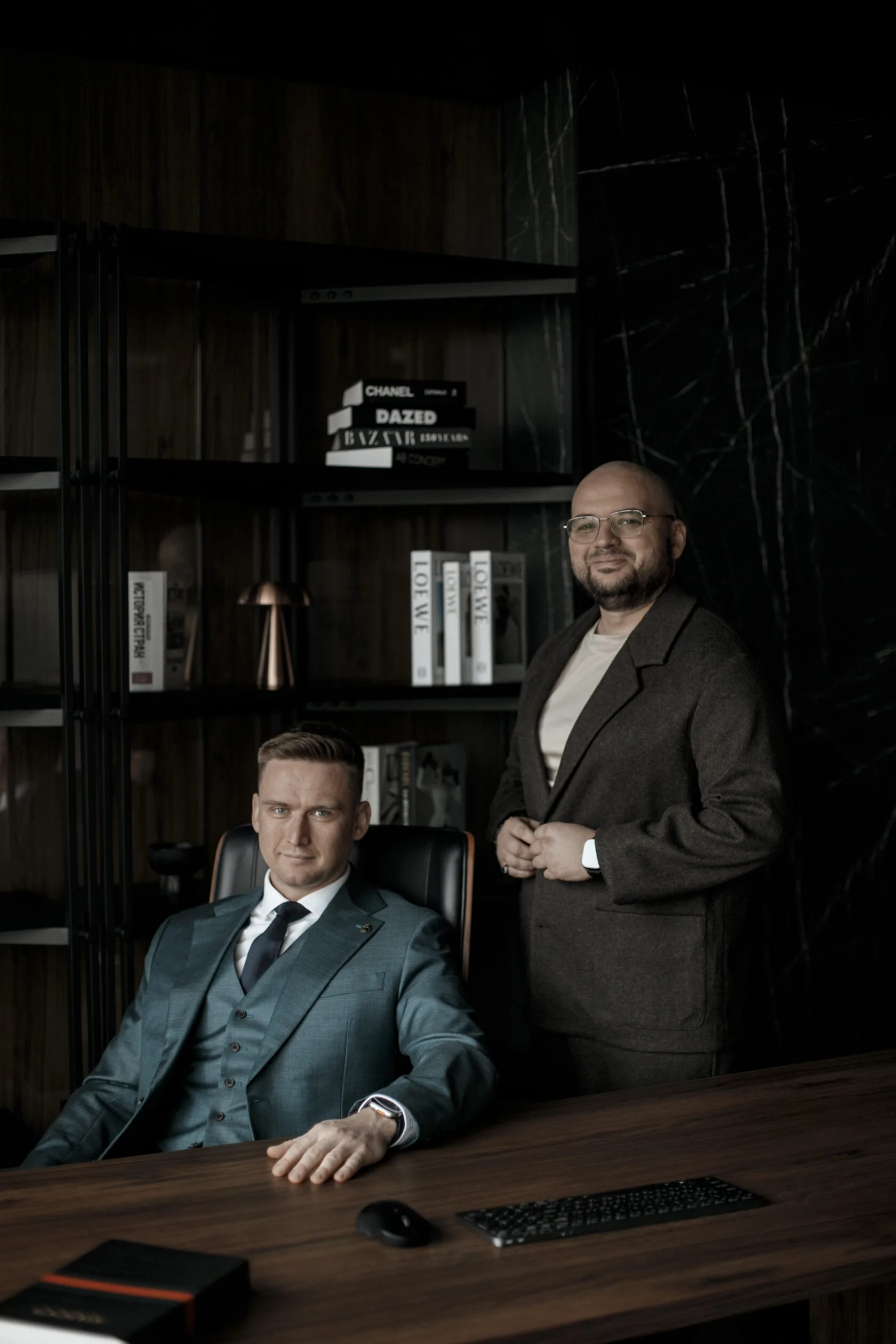 Основатели SAVIN & ALOEV в офисе